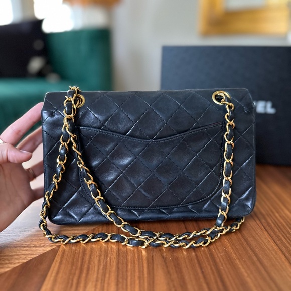 Chanel Classic Vintage Black Matelasse Medium Double Flap Bag - Picture 9 of 12